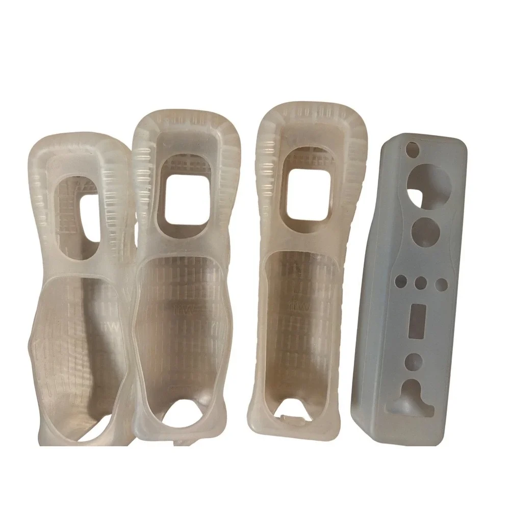 Nintendo Wii Remote Silicone Jacket‎ Lot of 4 MotionPlus & Standard Clear White